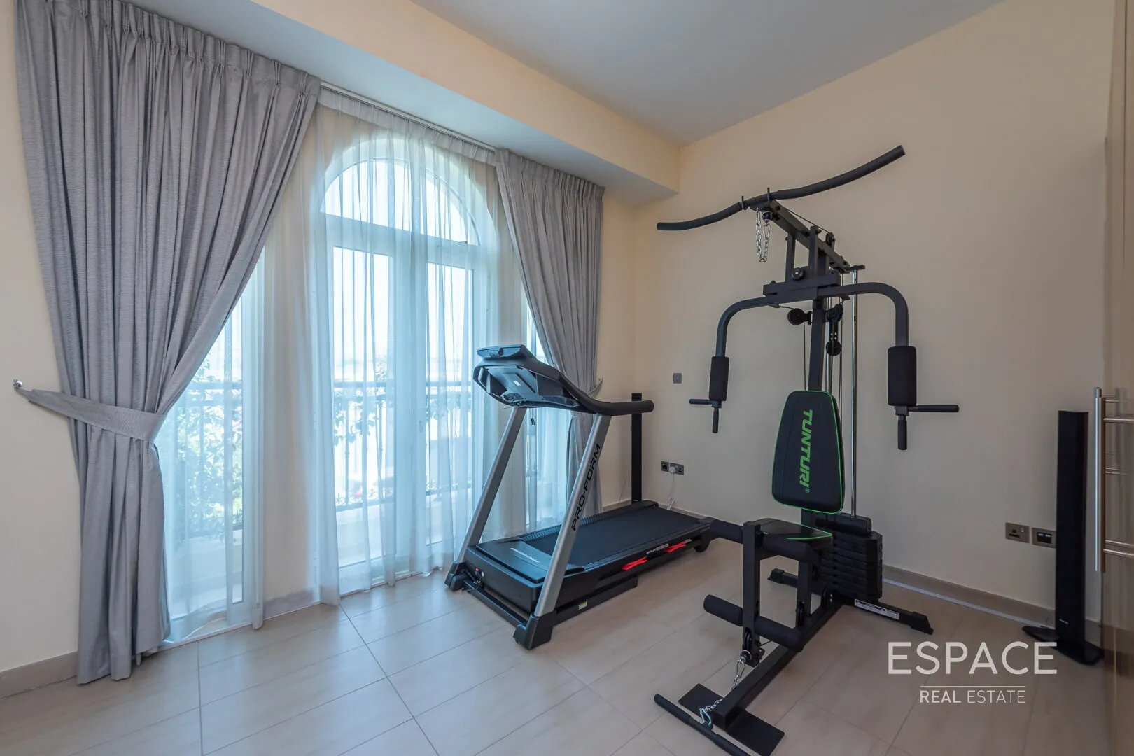 PropertiesGalleryCamera