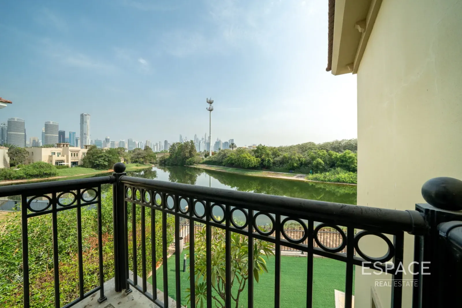 PropertiesGalleryCamera