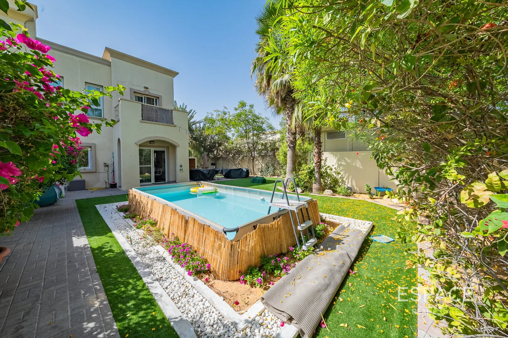 PropertiesGalleryCamera