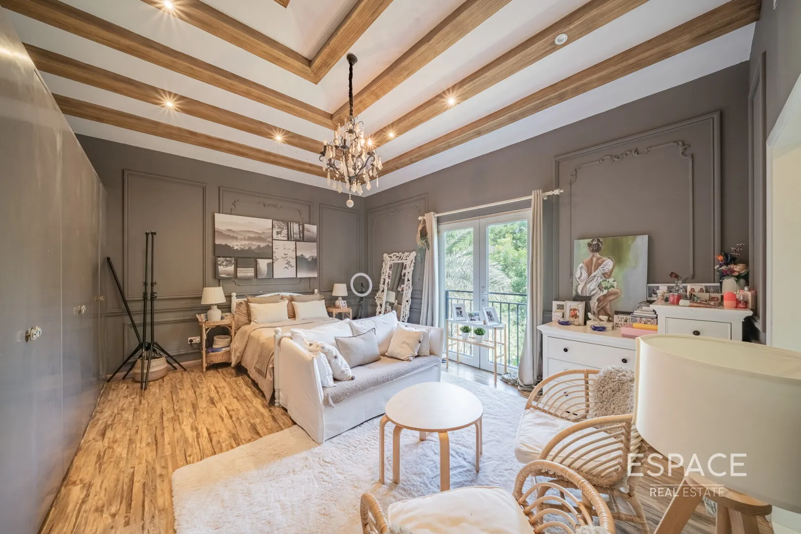 PropertiesGalleryCamera