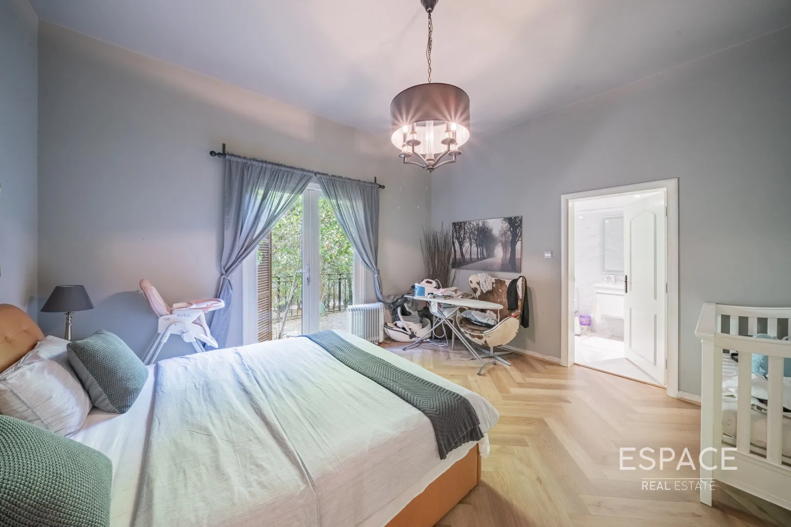 PropertiesGalleryCamera