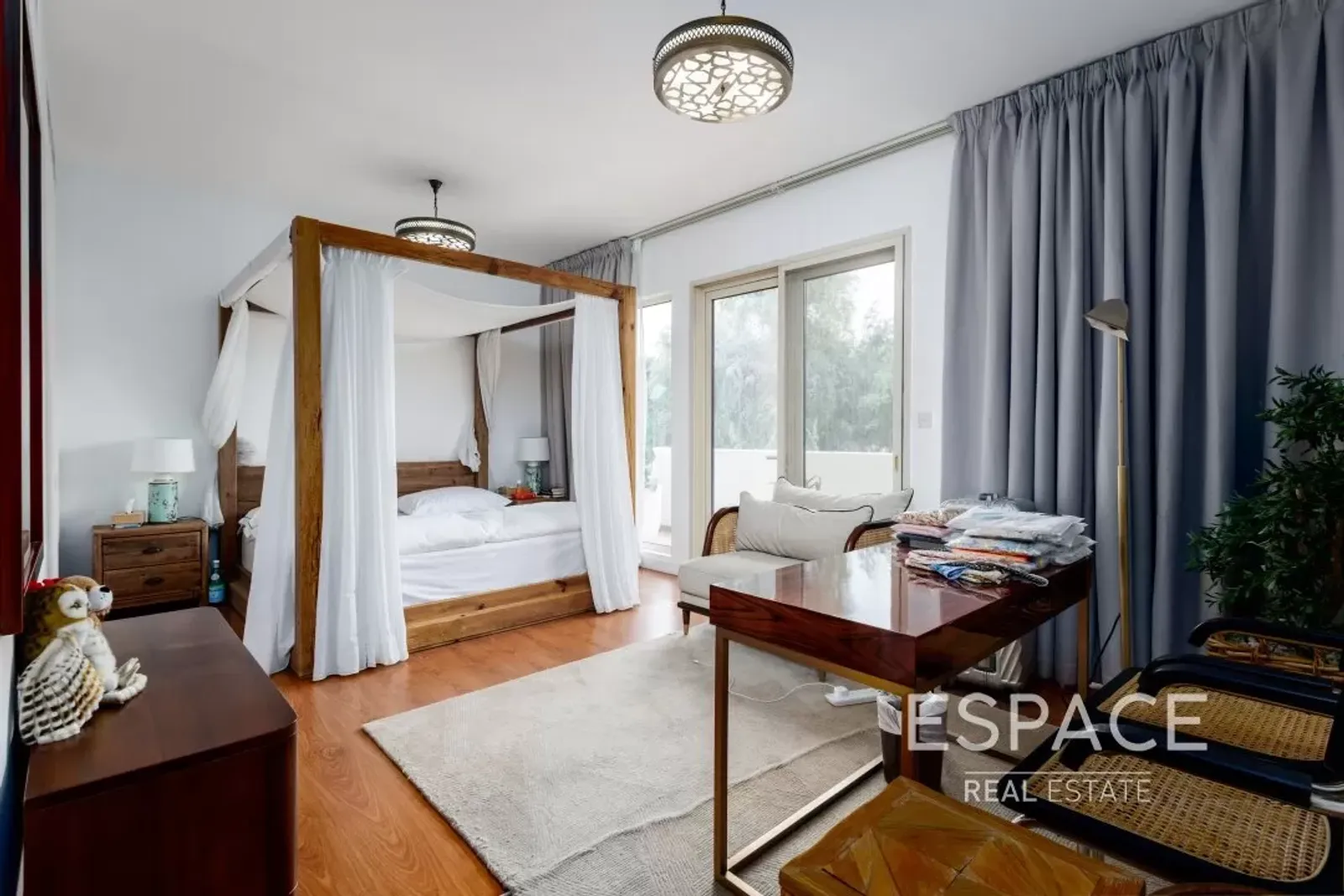 PropertiesGalleryCamera