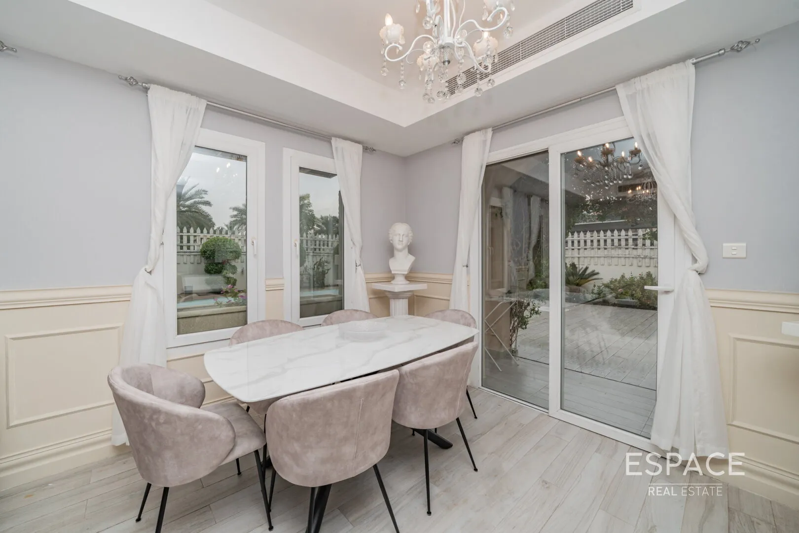 single static gallery