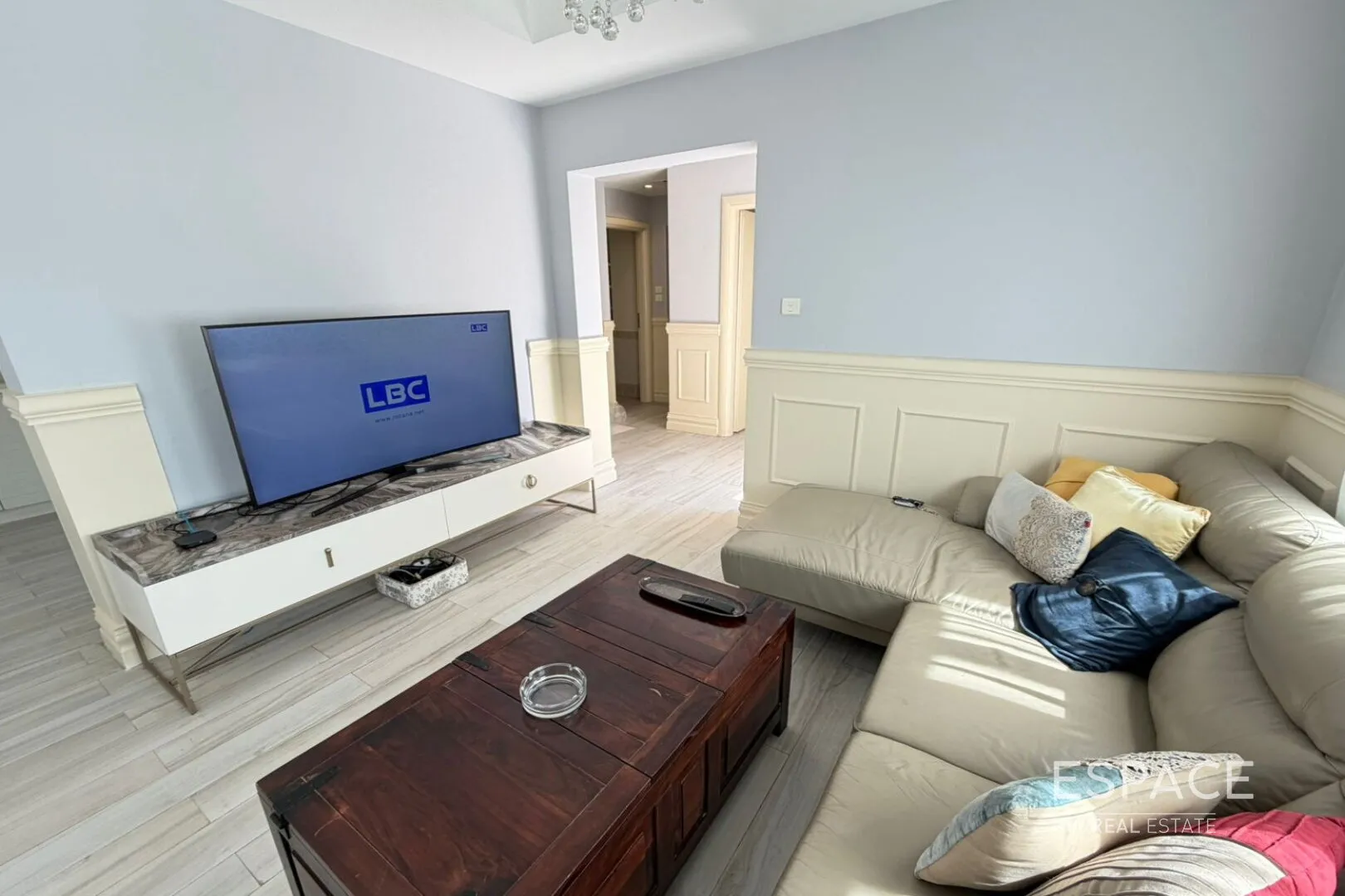 single static gallery