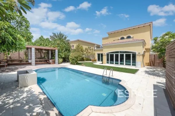 Legacy, Jumeirah Park, Dubai - Espace