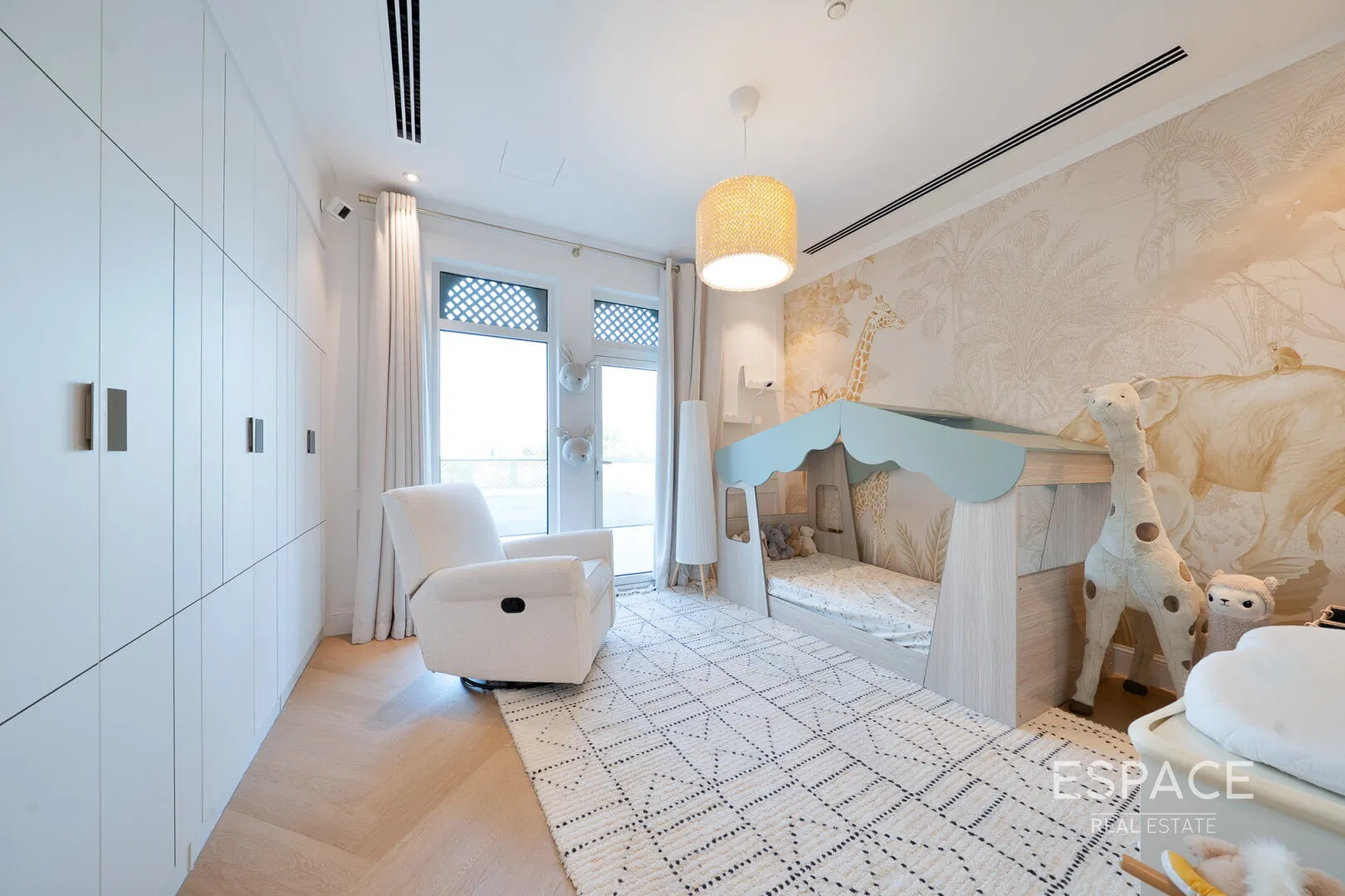 PropertiesGalleryCamera