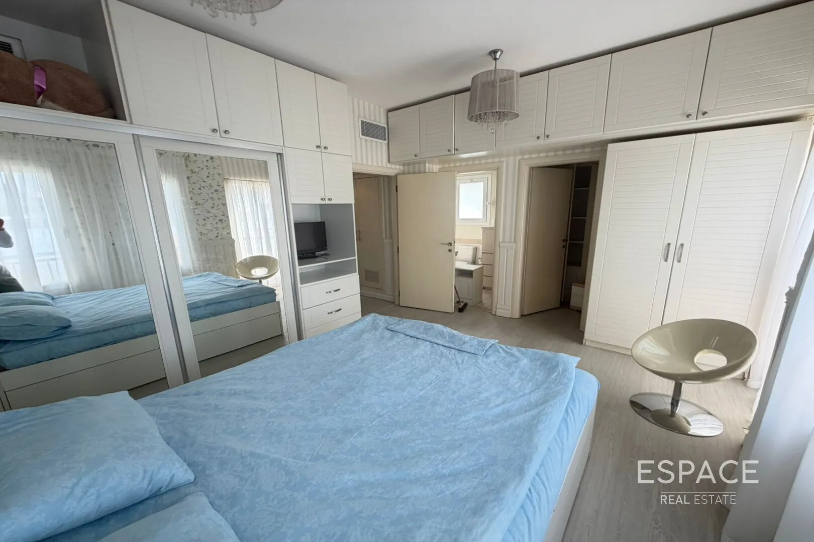 PropertiesGalleryCamera