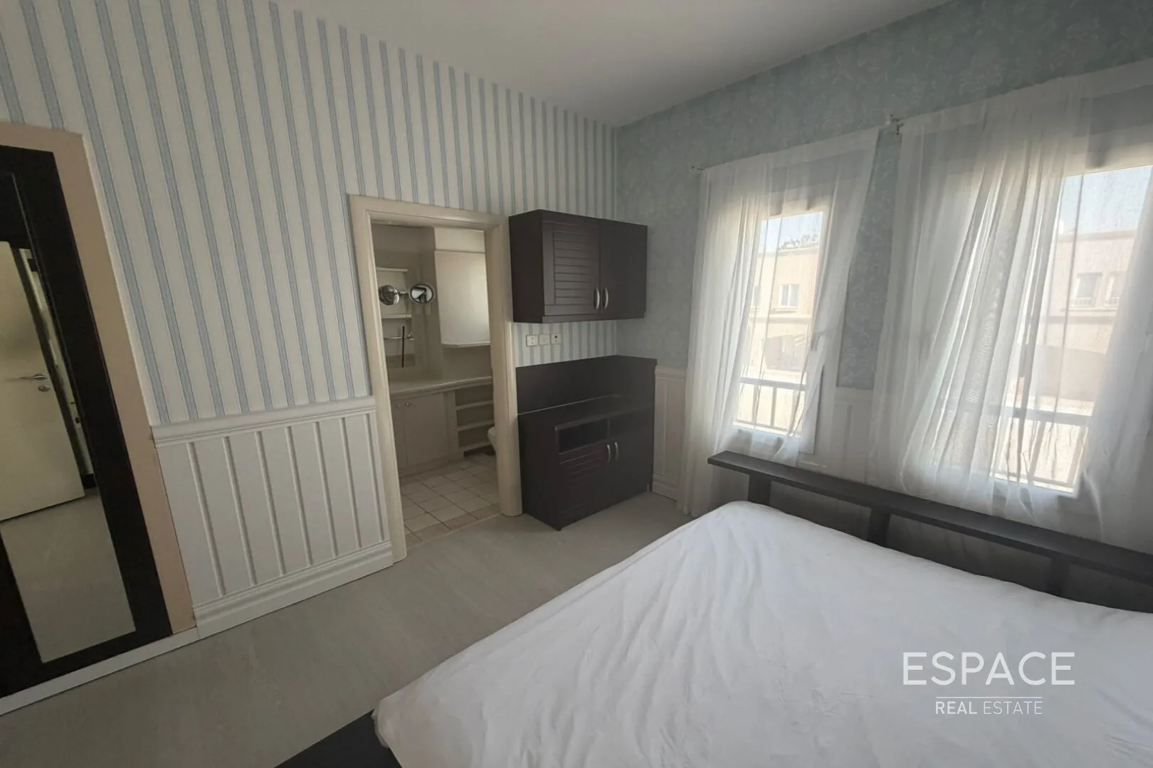 single static gallery