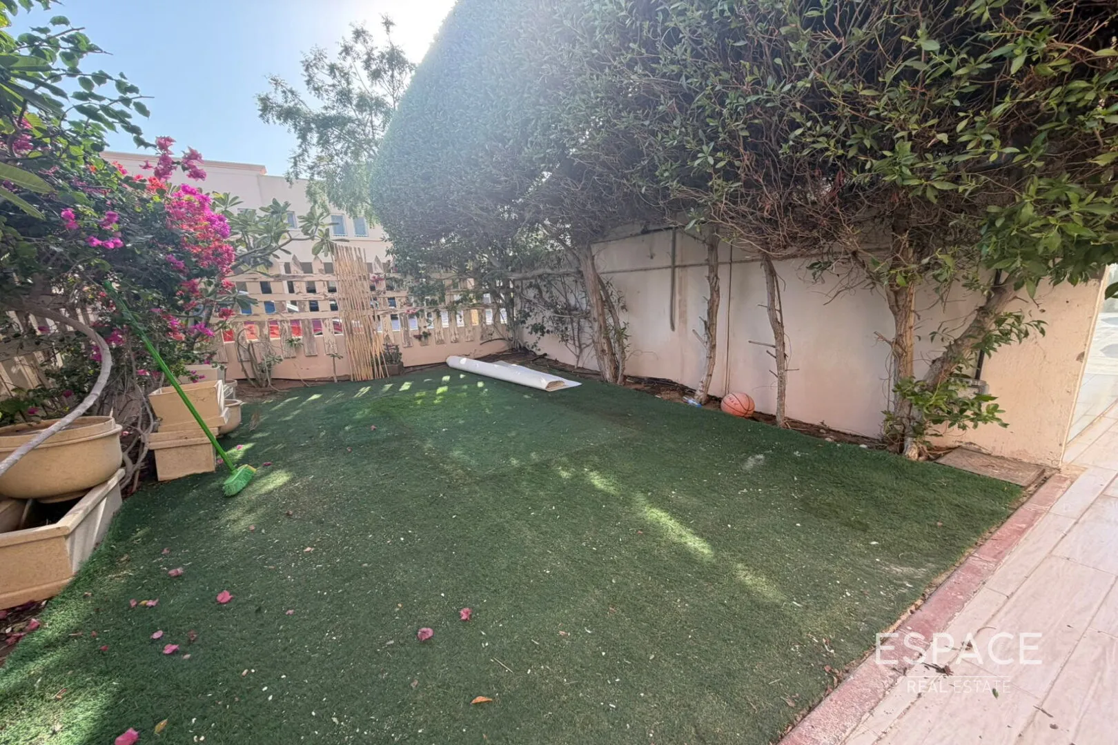 single static gallery