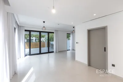 Aura, Tilal Al Ghaf, Dubai - Espace