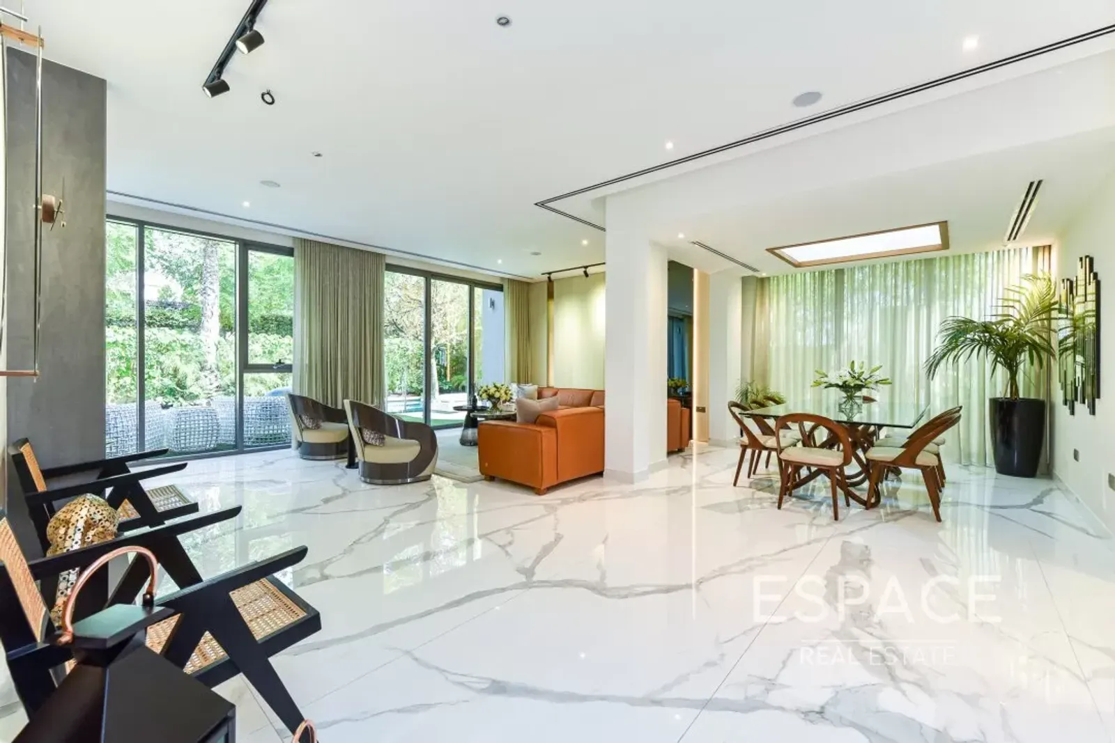 PropertiesGalleryCamera