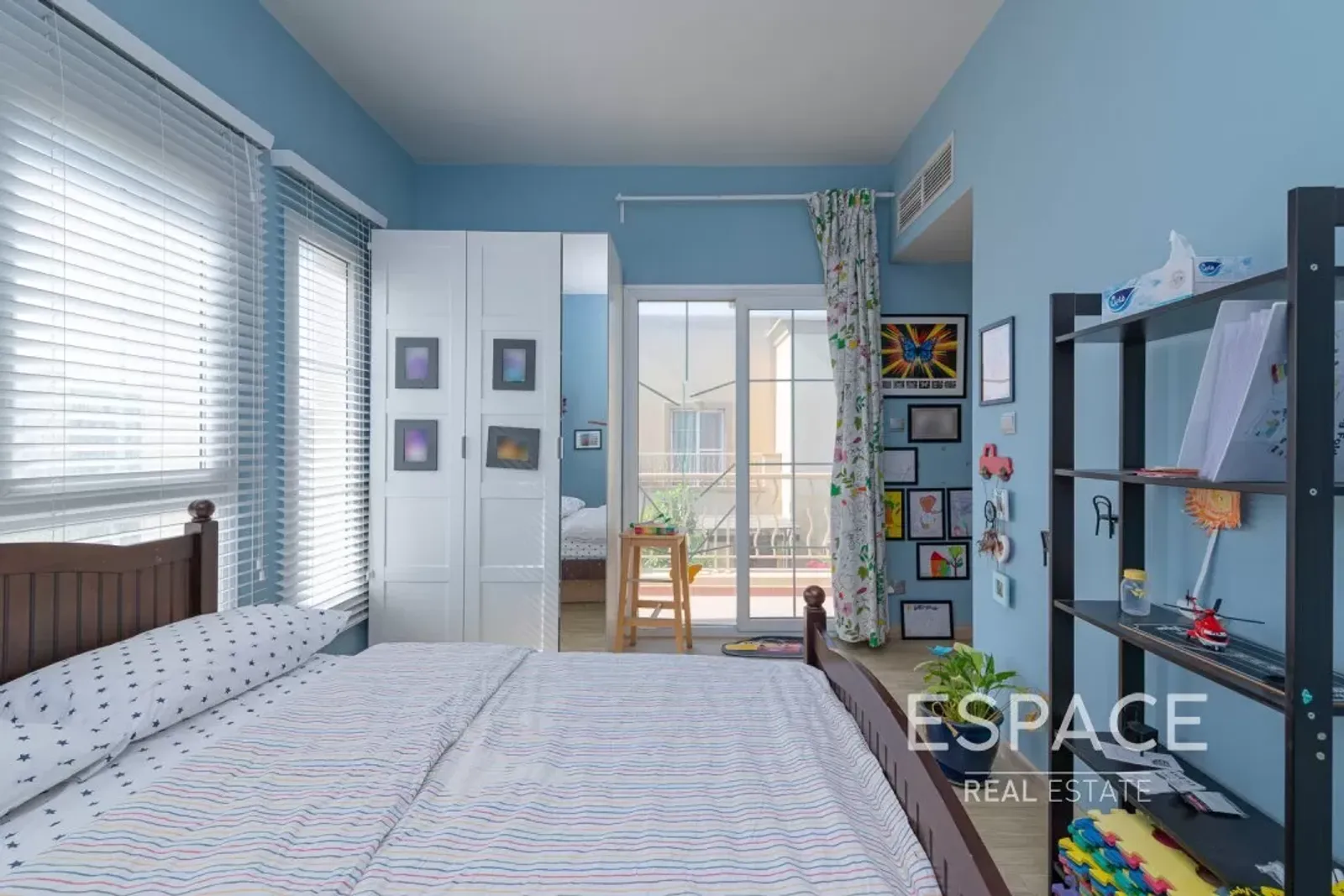 PropertiesGalleryCamera