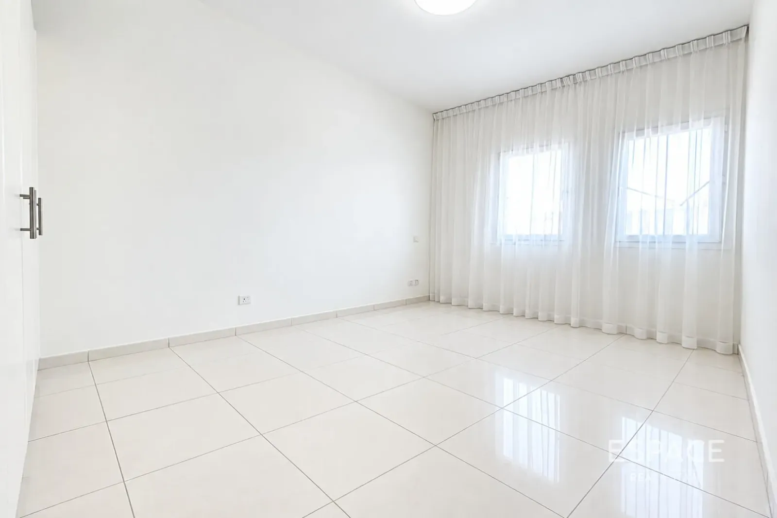 PropertiesGalleryCamera