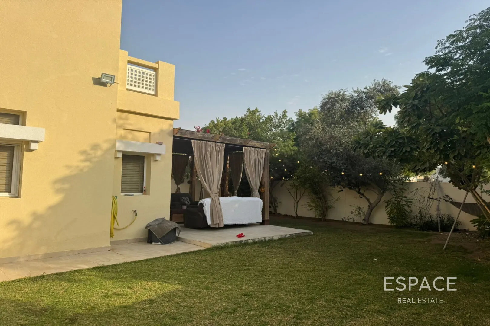 single static gallery