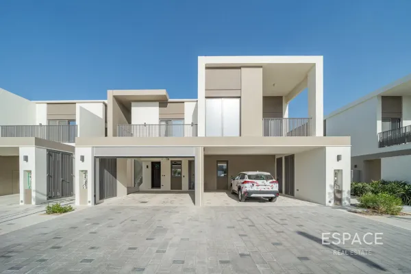 Aura Gardens, Tilal Al Ghaf, Dubai - Espace
