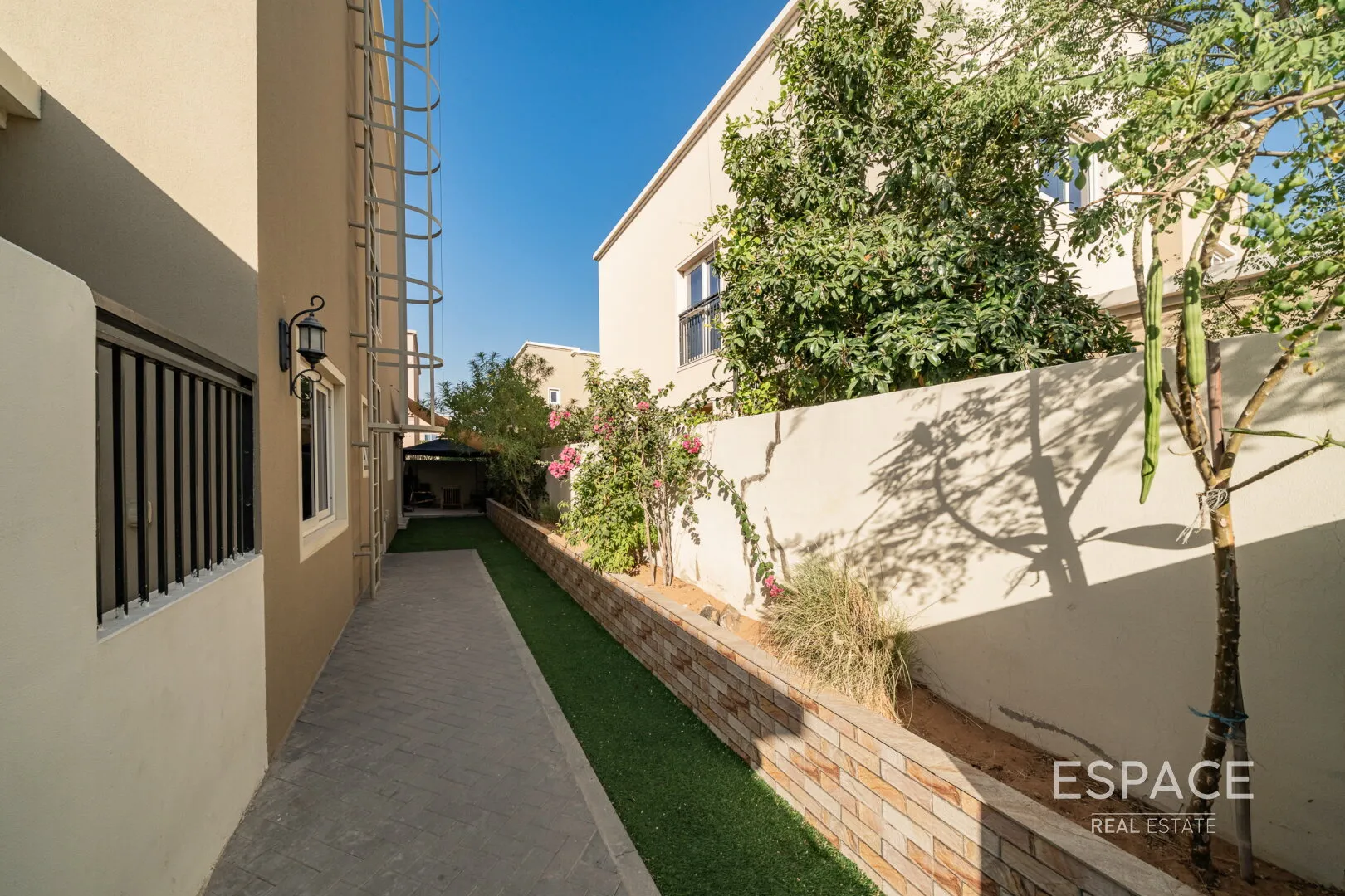 PropertiesGalleryCamera