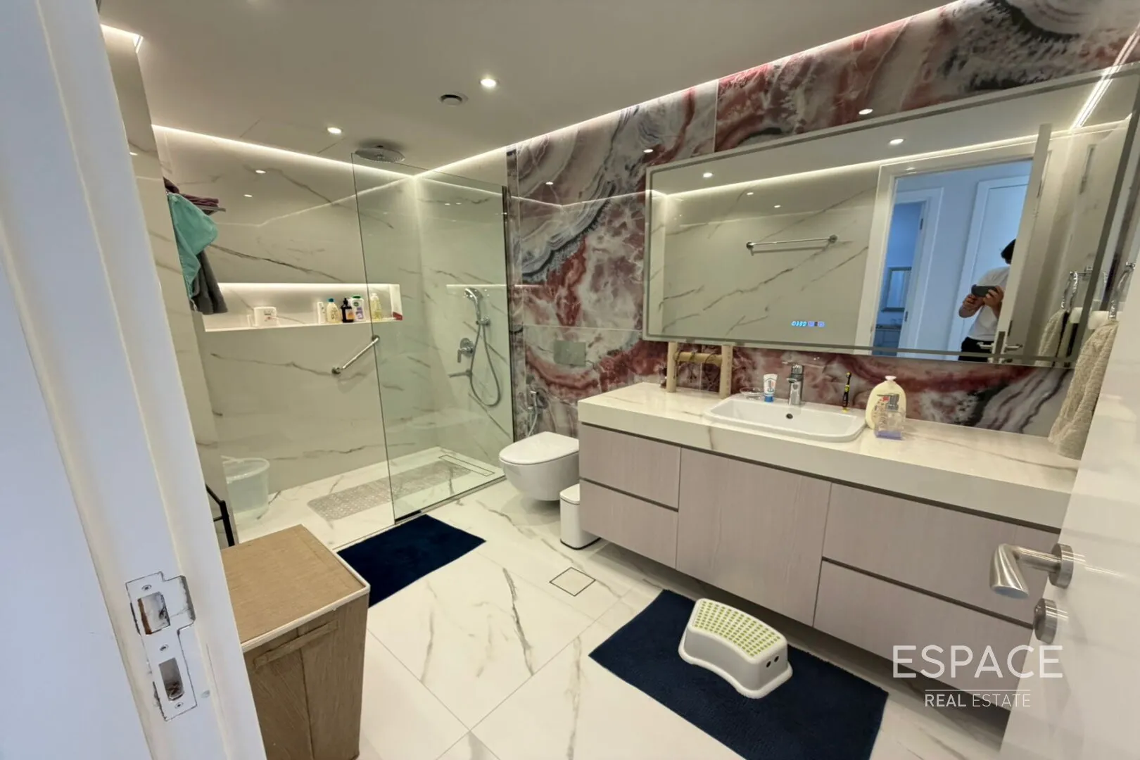 PropertiesGalleryCamera