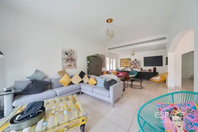 Meadows 2, Meadows, Dubai - Espace