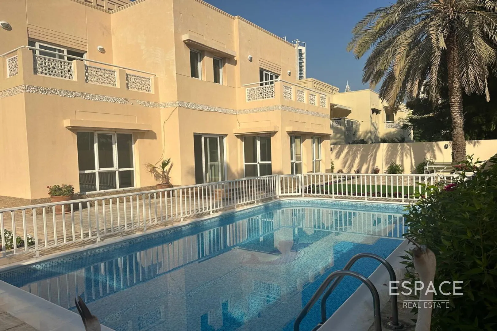 single static gallery