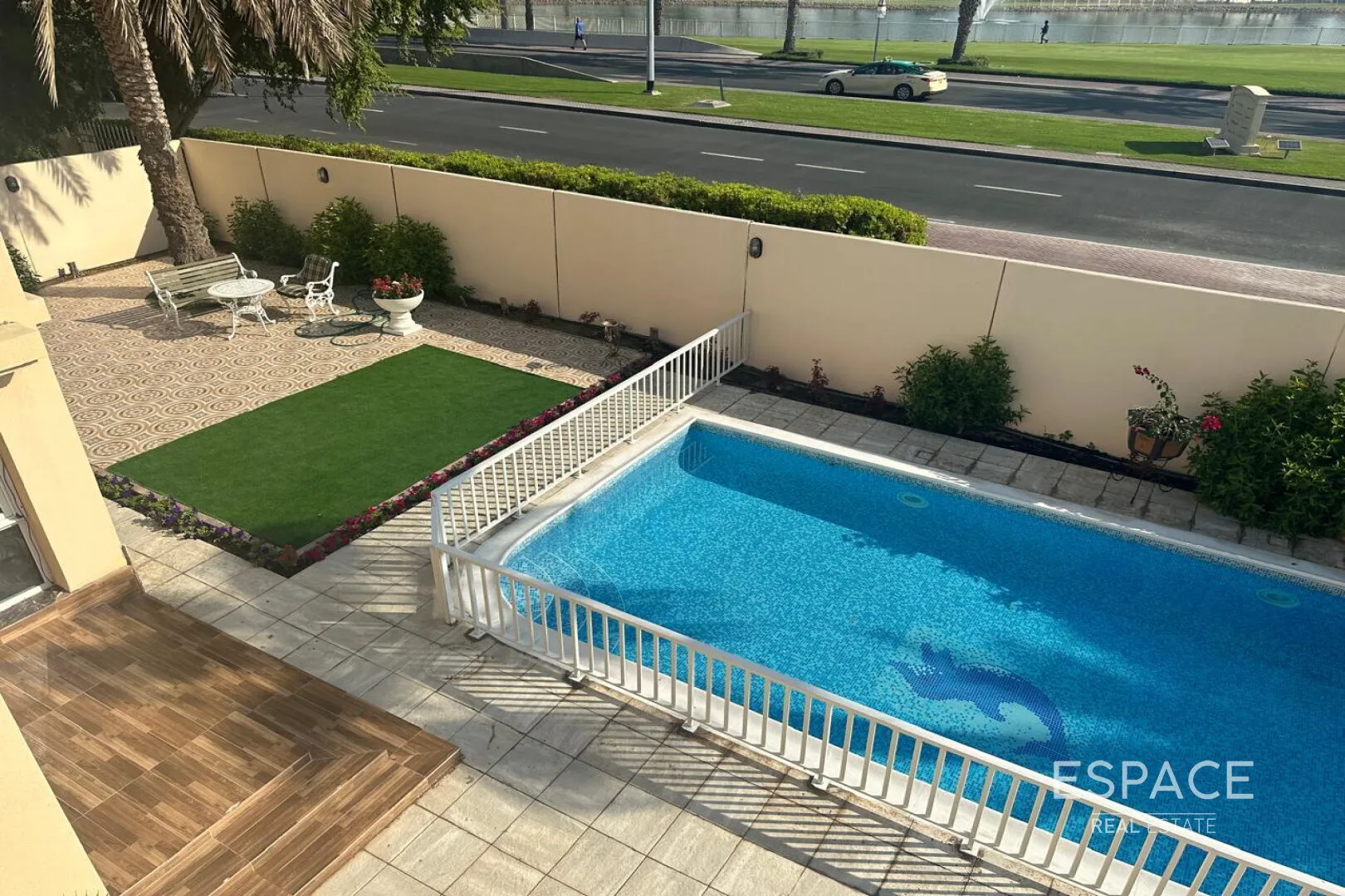 PropertiesGalleryCamera