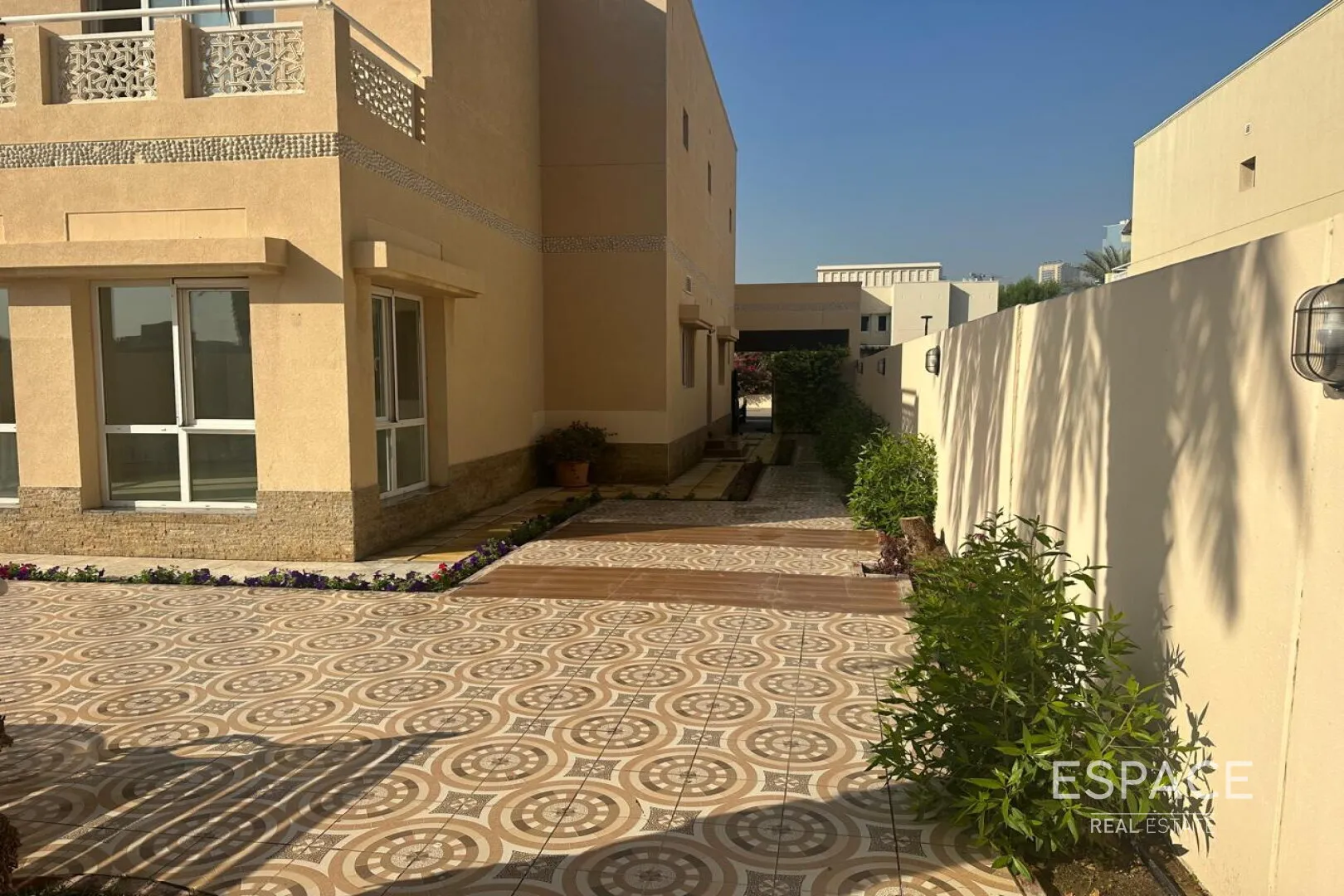 single static gallery