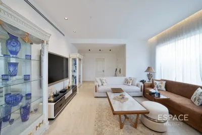 Springs 10, Springs, Dubai - Espace