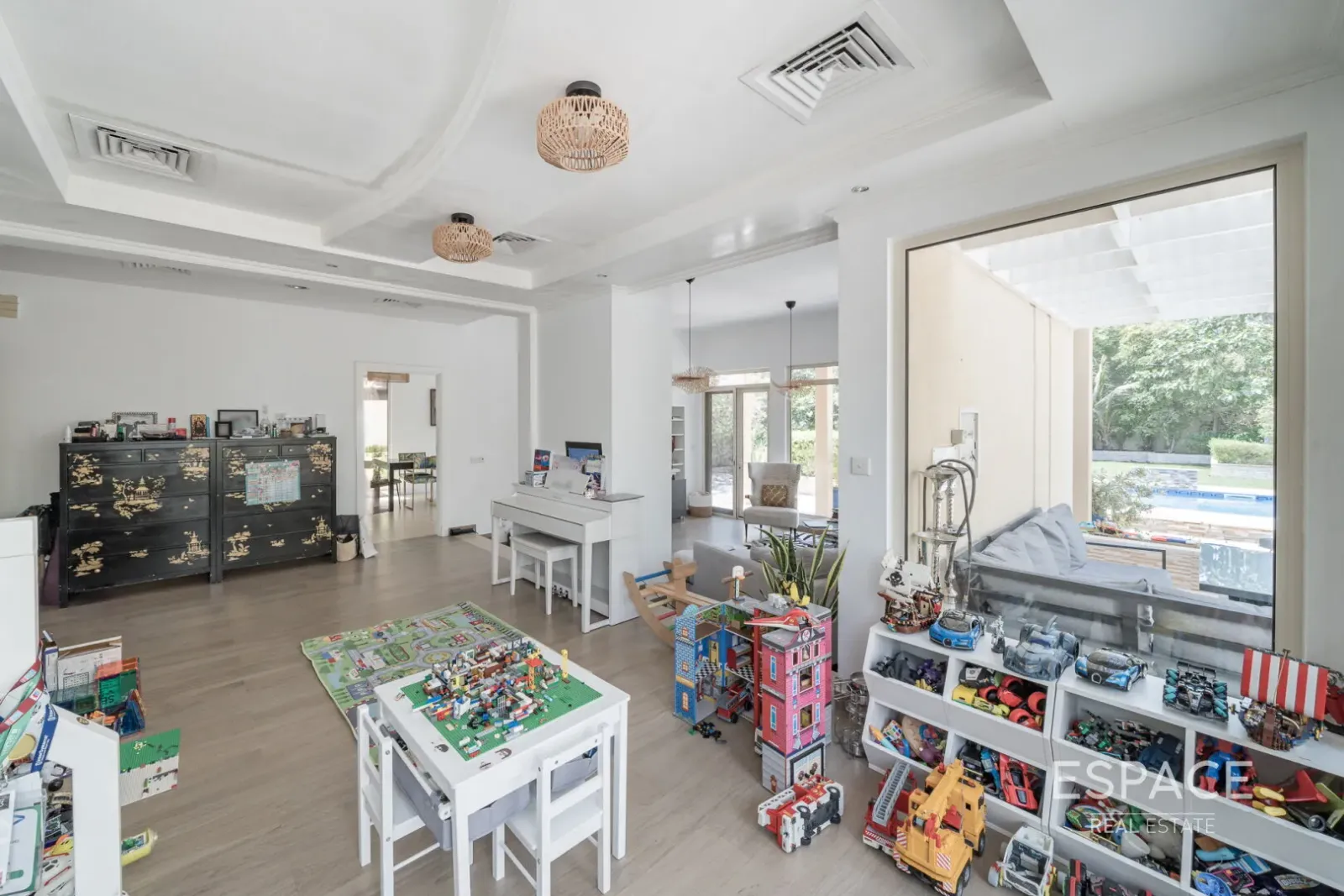 PropertiesGalleryCamera