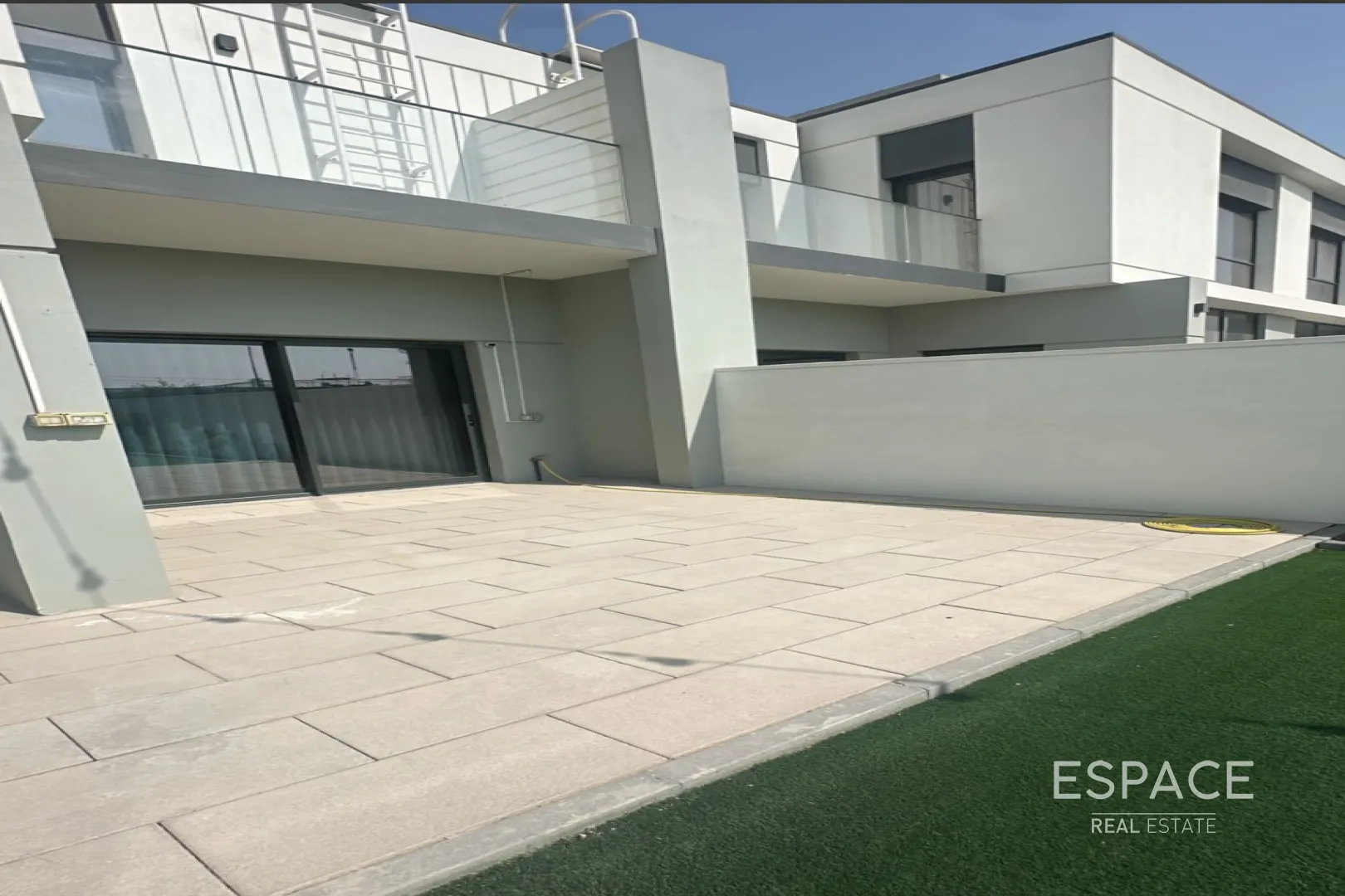 single static gallery