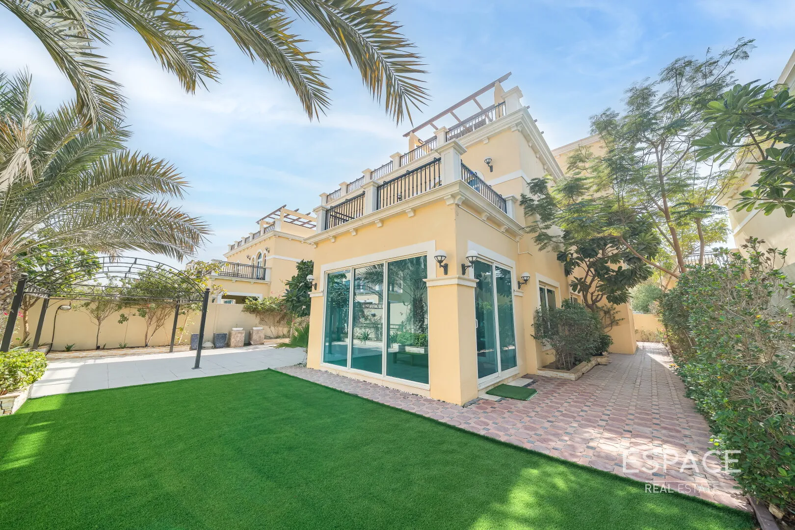 single static gallery