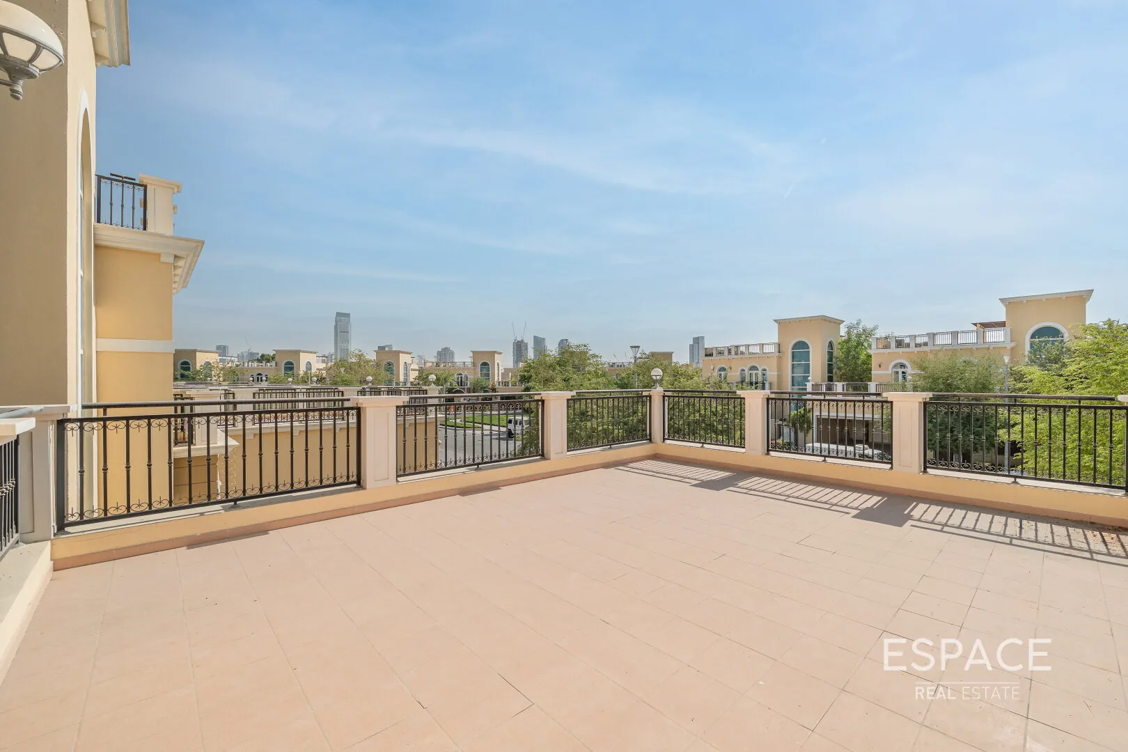 PropertiesGalleryCamera