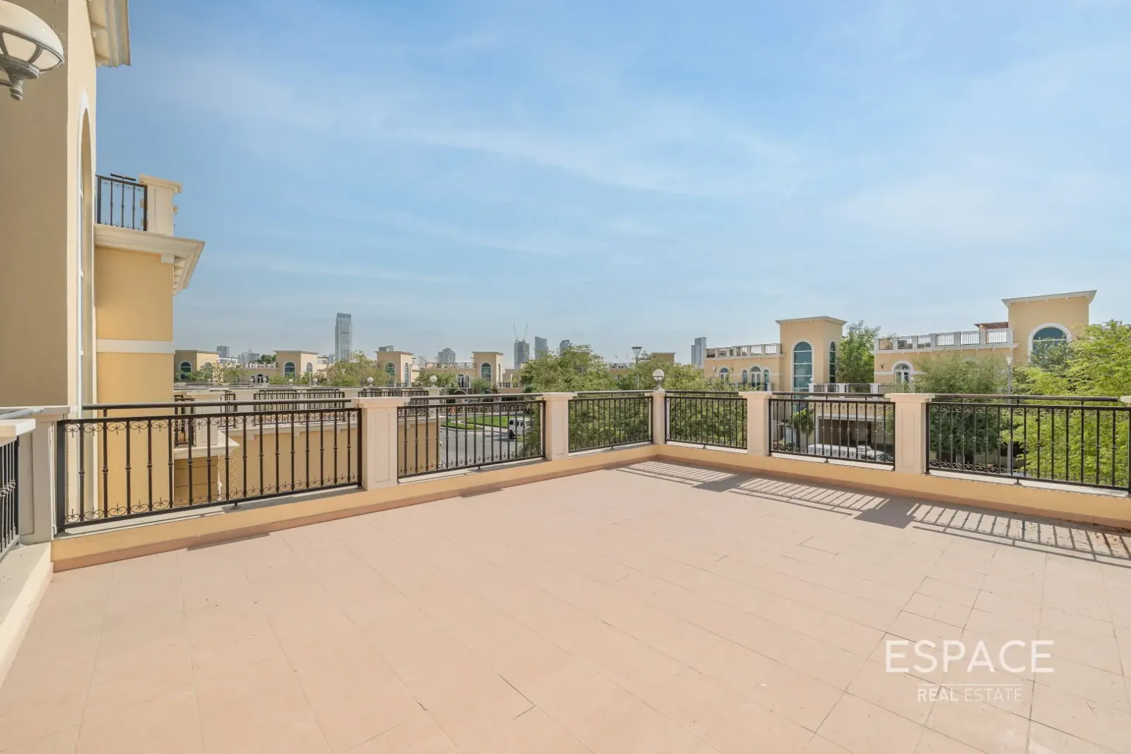 PropertiesGalleryCamera