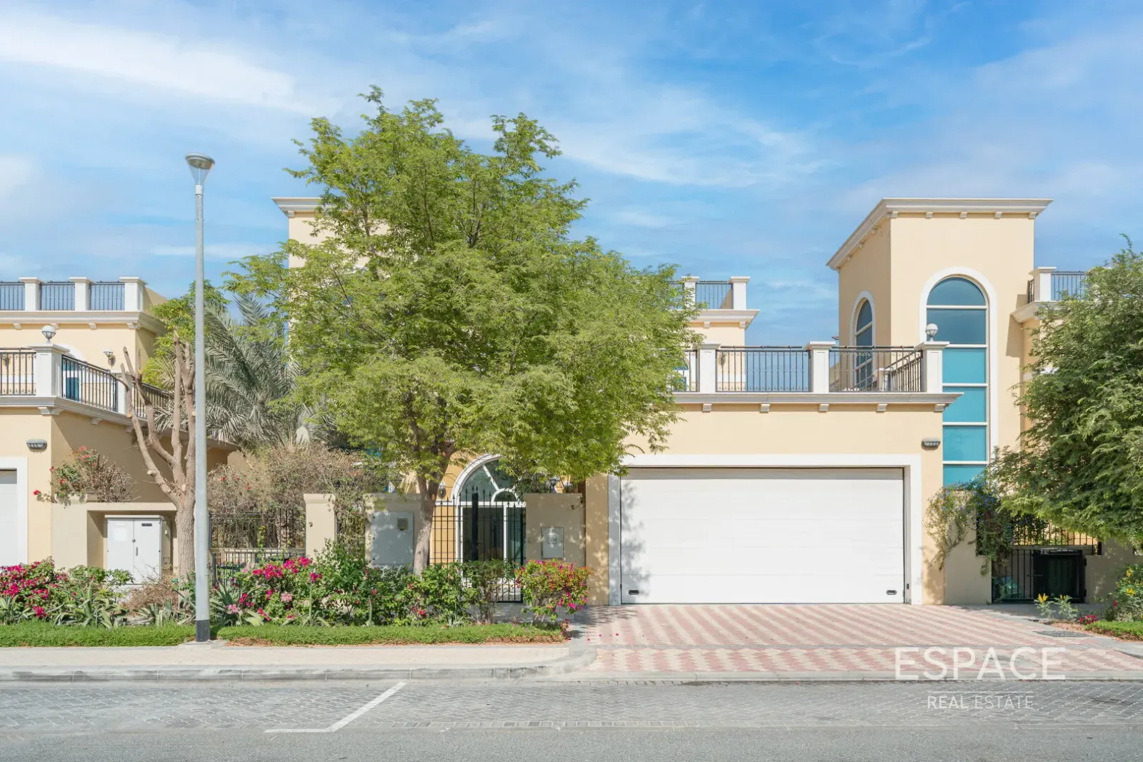 PropertiesGalleryCamera