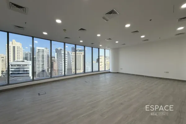 I Rise Tower, Barsha Heights, Dubai - Espace