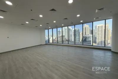 I Rise Tower, Barsha Heights, Dubai - Espace