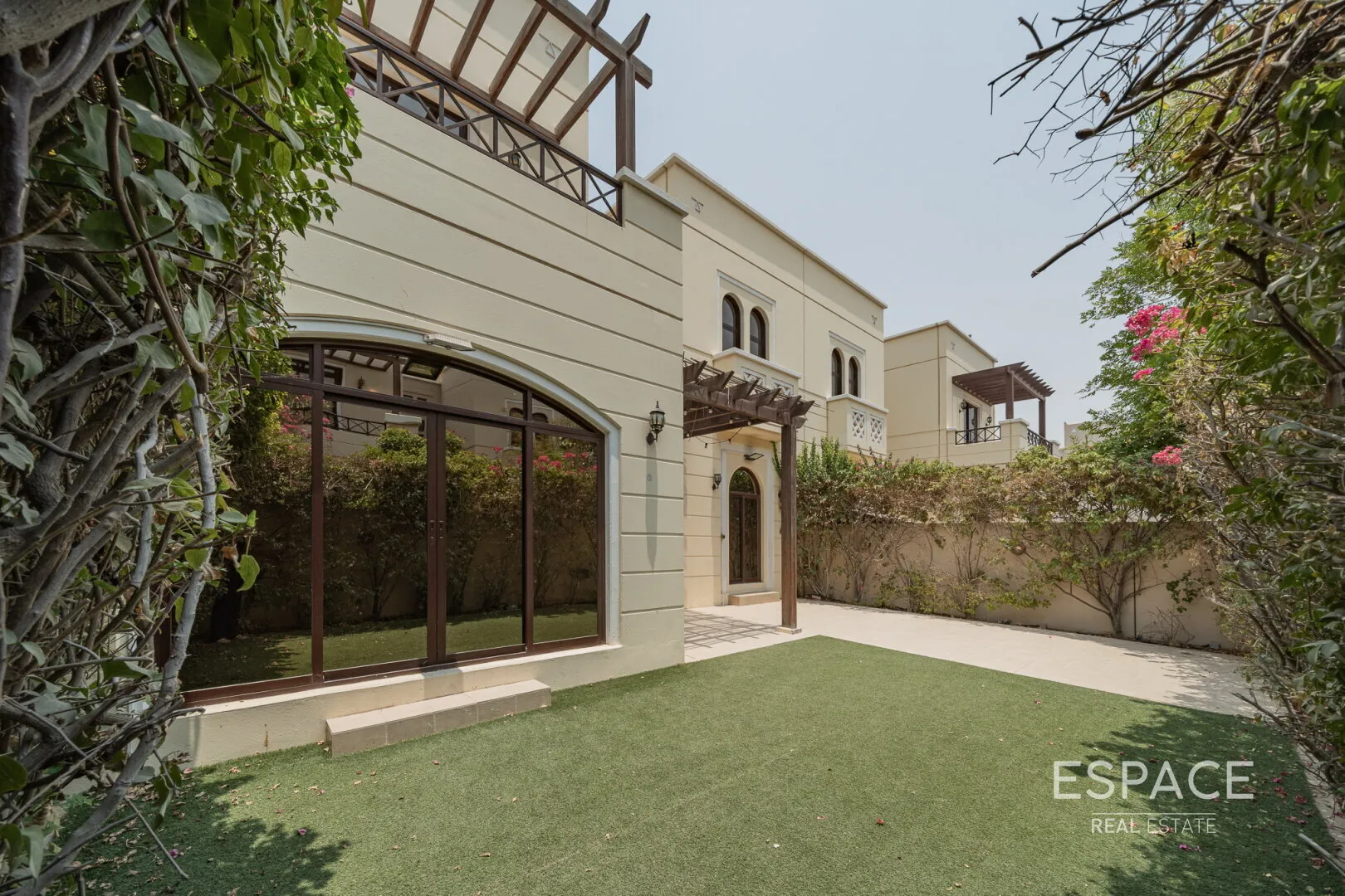 PropertiesGalleryCamera