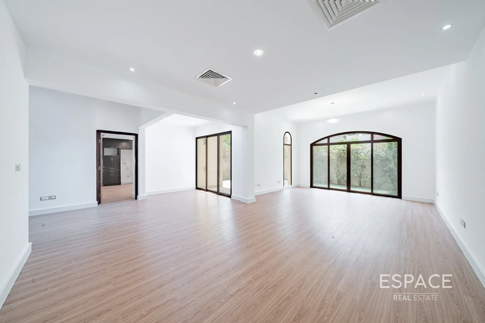 single static gallery