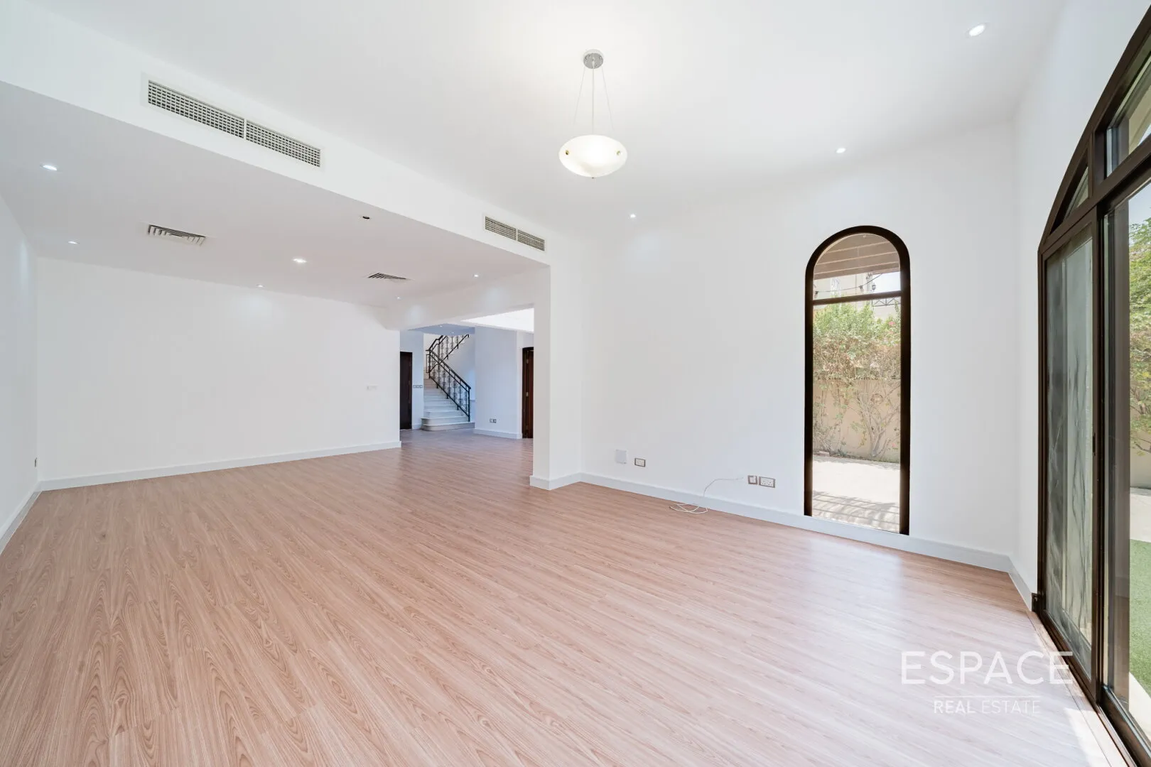 single static gallery