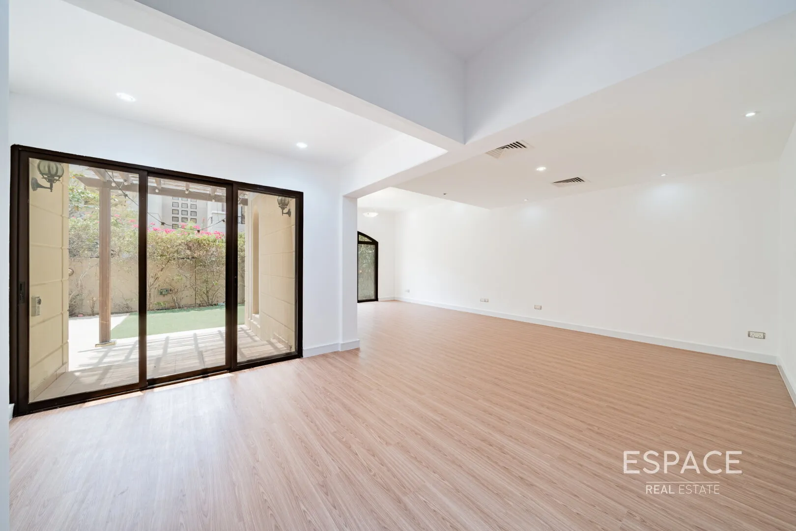 single static gallery