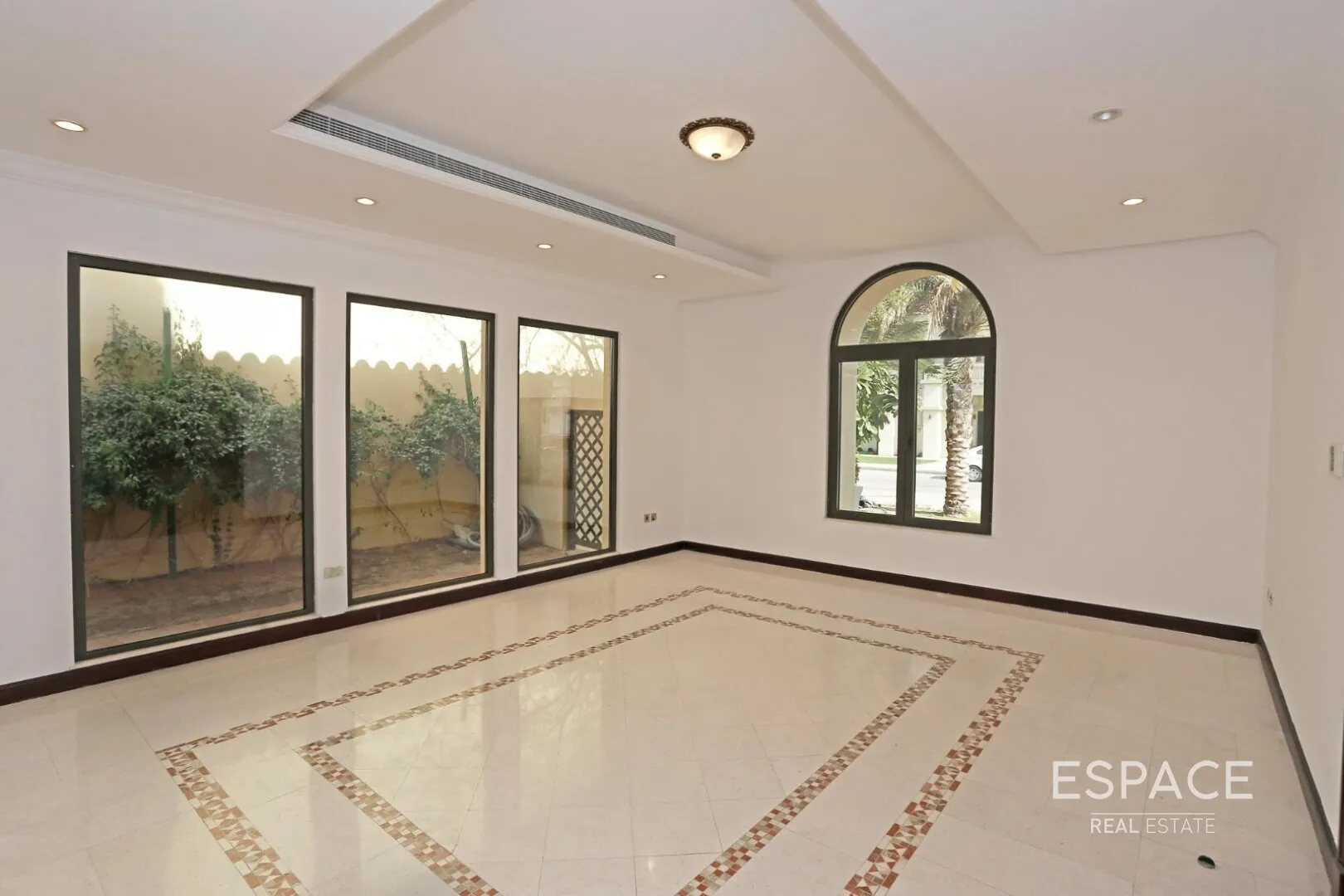 single static gallery