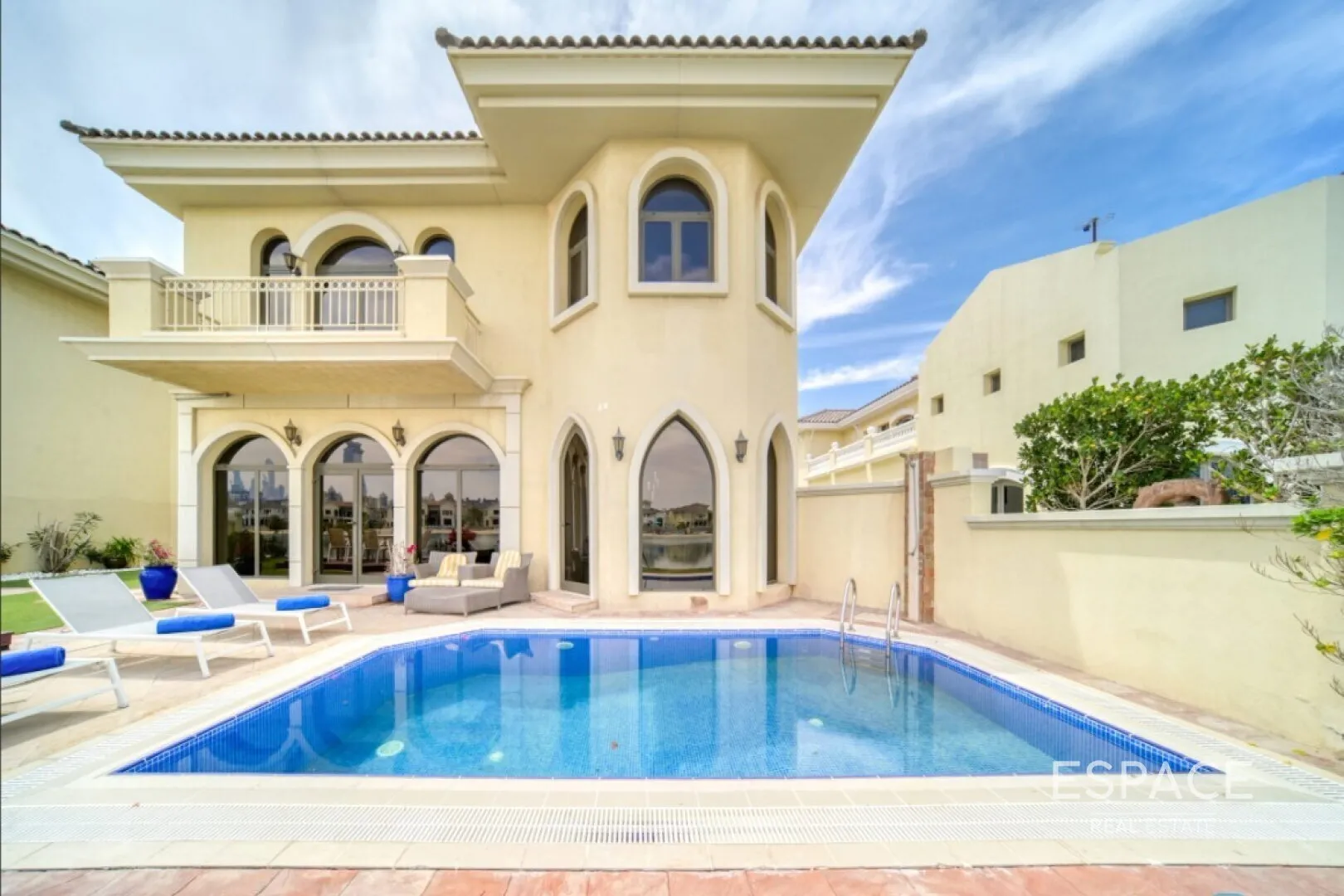 PropertiesGalleryCamera