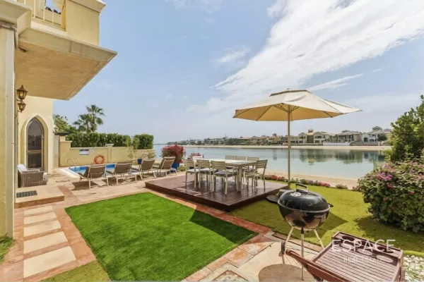 Frond E, Palm Jumeirah, Dubai - Espace