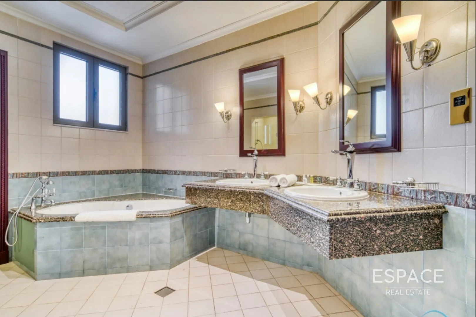 PropertiesGalleryCamera