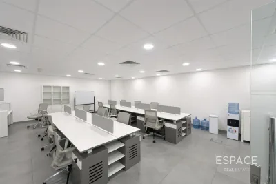 Opal Tower, Business Bay, Dubai - Espace