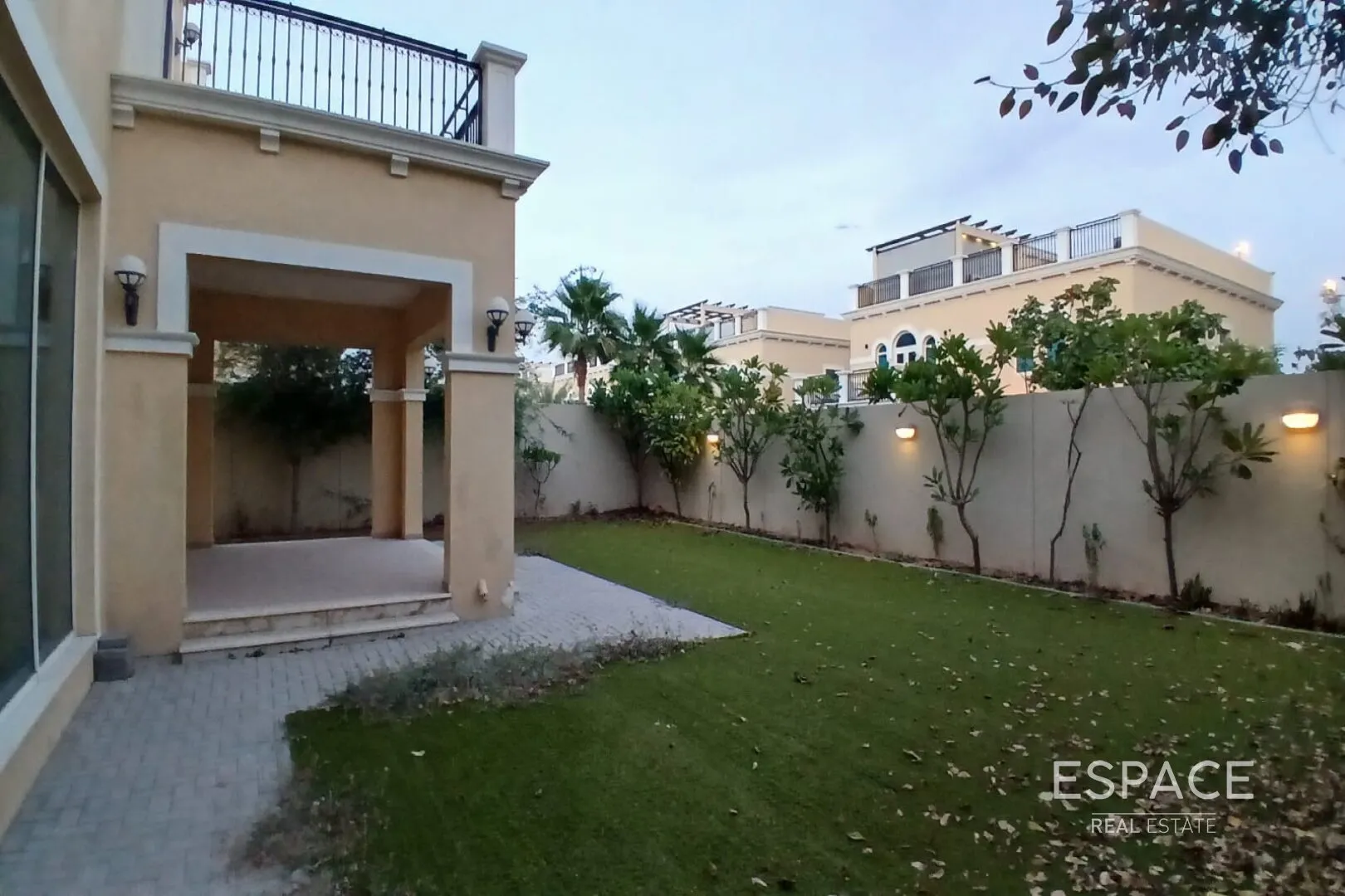 PropertiesGalleryCamera