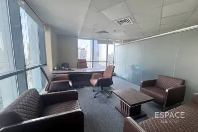 The Regal Tower, Business Bay, Dubai - Espace