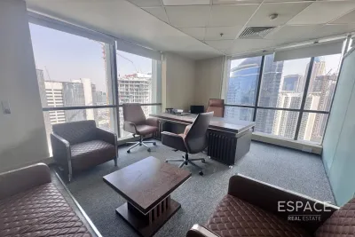 The Regal Tower, Business Bay, Dubai - Espace