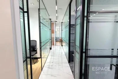 Silver Tower, Jumeirah Lake Towers, Dubai - Espace