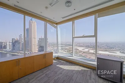 Al Manara Tower, Business Bay, Dubai - Espace