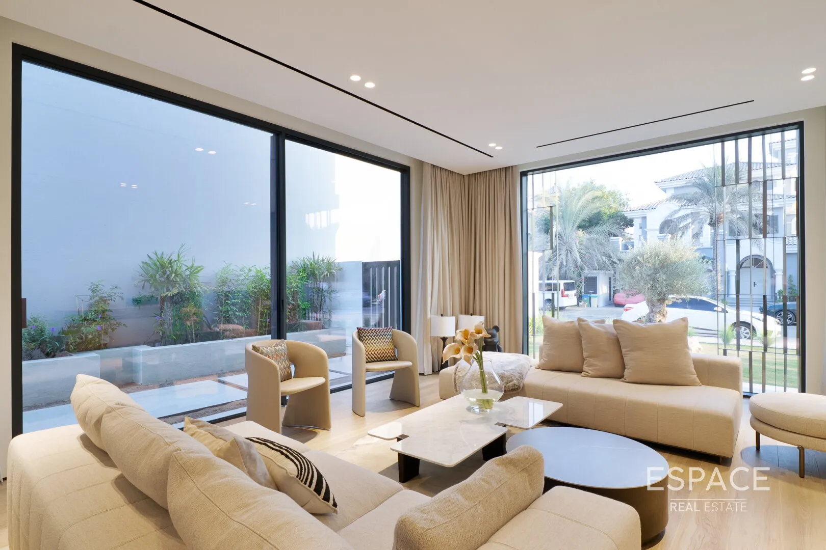 PropertiesGalleryCamera