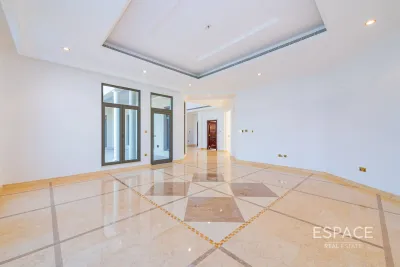 Frond E, Palm Jumeirah, Dubai - Espace